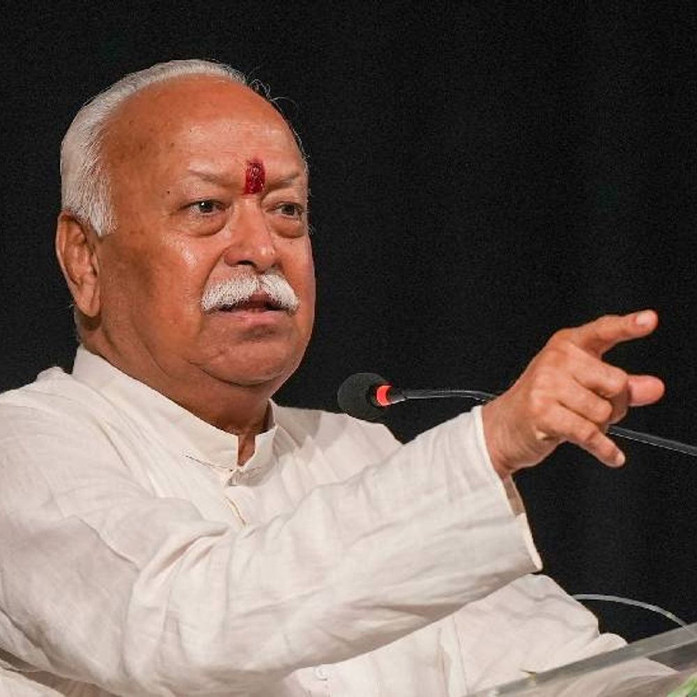भागवत बोले- 'मैकाले नॉलेज सिस्टम' से आजाद होना होगा:इससे हमारी सोच विदेशी हुई; दुनिया अभी विनाश के रास्ते पर, लेकिन भारत के पास मौका