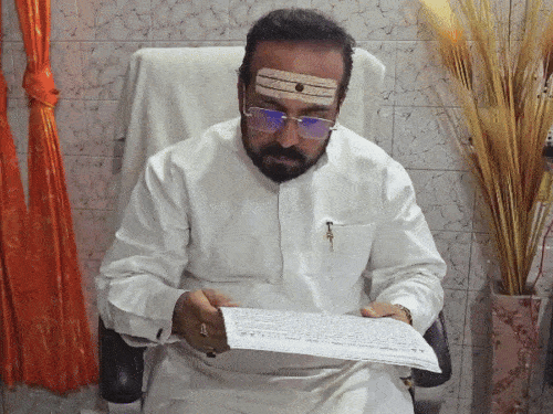 दीपावली 2025: 20 या 21 अक्टूबर?:तीर्थ पुरोहित उज्जवल पंडित ने किया सब साफ, पूजा मुहूर्त और शास्त्रसम्मत विधि भी बताई