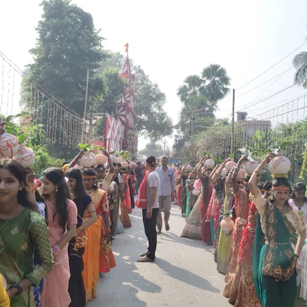 दरभंगा में दीपावली पर निकली शोभा यात्रा:सभी प्रखंडों में भक्तिमय माहौल, भक्तों ने किया काली पूजा