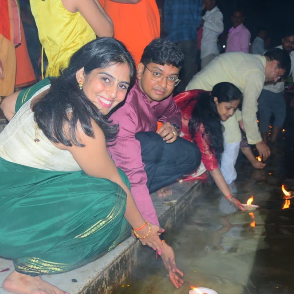 चित्रकूट के रामघाट पर भव्य दीपदान:जिलाधिकारी, एसपी ने दी दीपावली की शुभकामनाएं