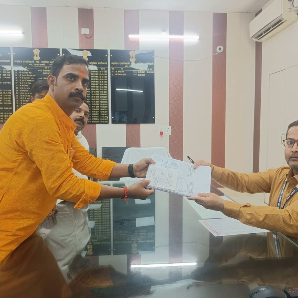 बेतिया विधानसभा से छठु शर्मा ने दाखिल किया नामांकन:जागरूक जनता पार्टी के प्रत्याशी बोले- “अब बेतिया में होगा जनता का राज”