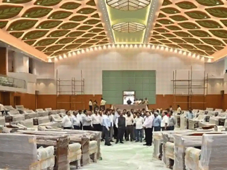 PM मोदी 1 नवंबर को करेंगे नई विधानसभा का उद्घाटन:धान की बालियां उकेरी,बस्तर के शिल्पियों ने बनाए फर्नीचर; एक सर्किल में मंत्रालय-संचालनालय और एसेंबली