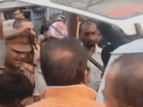 तीन घंटे तक कोहराम, हर तरफ चीख-पुकार:पुलिस से धक्कामुक्की, शव छीनकर सड़क पर रखा, लगाया जाम