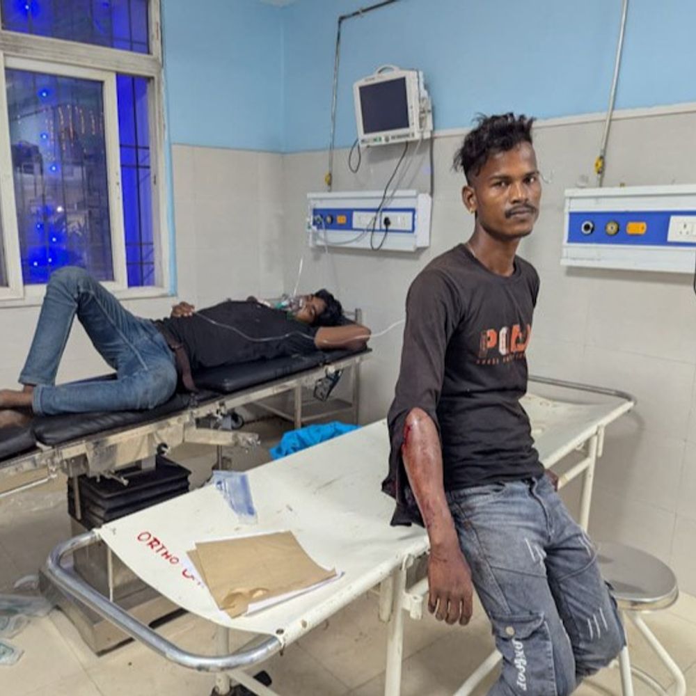 भोजपुर में 2 दोस्तों को मारी गोली, हालत गंभीर:जुआ खेलने के दौरान पैसे को लेकर विवाद हुआ था, विरोध करने पर फायरिंग कर भागे बदमाश