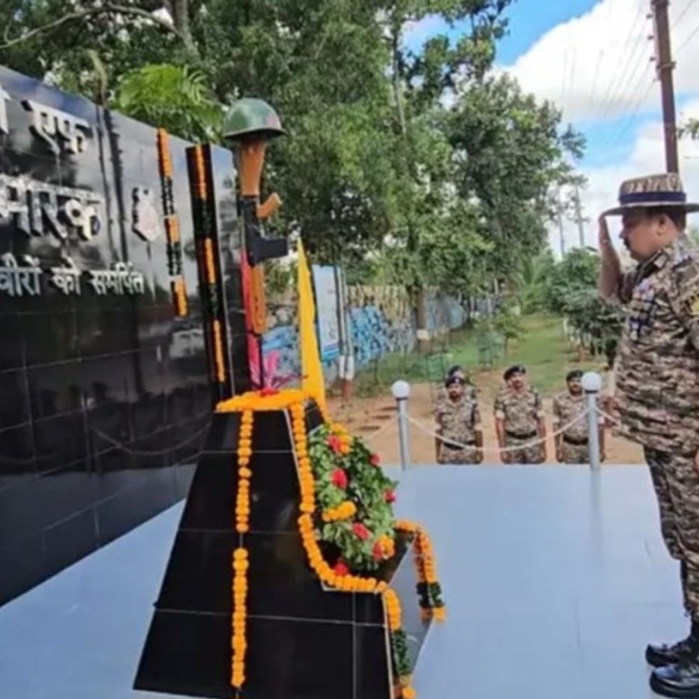 पुलिस स्मृति दिवस पर शहीदों को श्रद्धांजलि:कोंडागांव पुलिस लाइन में हुआ कार्यक्रम आयोजित, SP बोले- बलिदान देकर देश की आंतरिक सुरक्षा को मजबूत किया