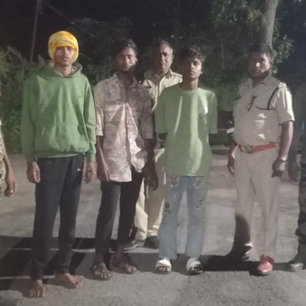 धमतरी में घर से जेवरात-कैश चुराने वाले 3 गिरफ्तार:धार्मिक कार्यक्रम में शामिल होने गया था परिवार, आरोपियों को न्यायिक रिमांड पर भेजा जेल