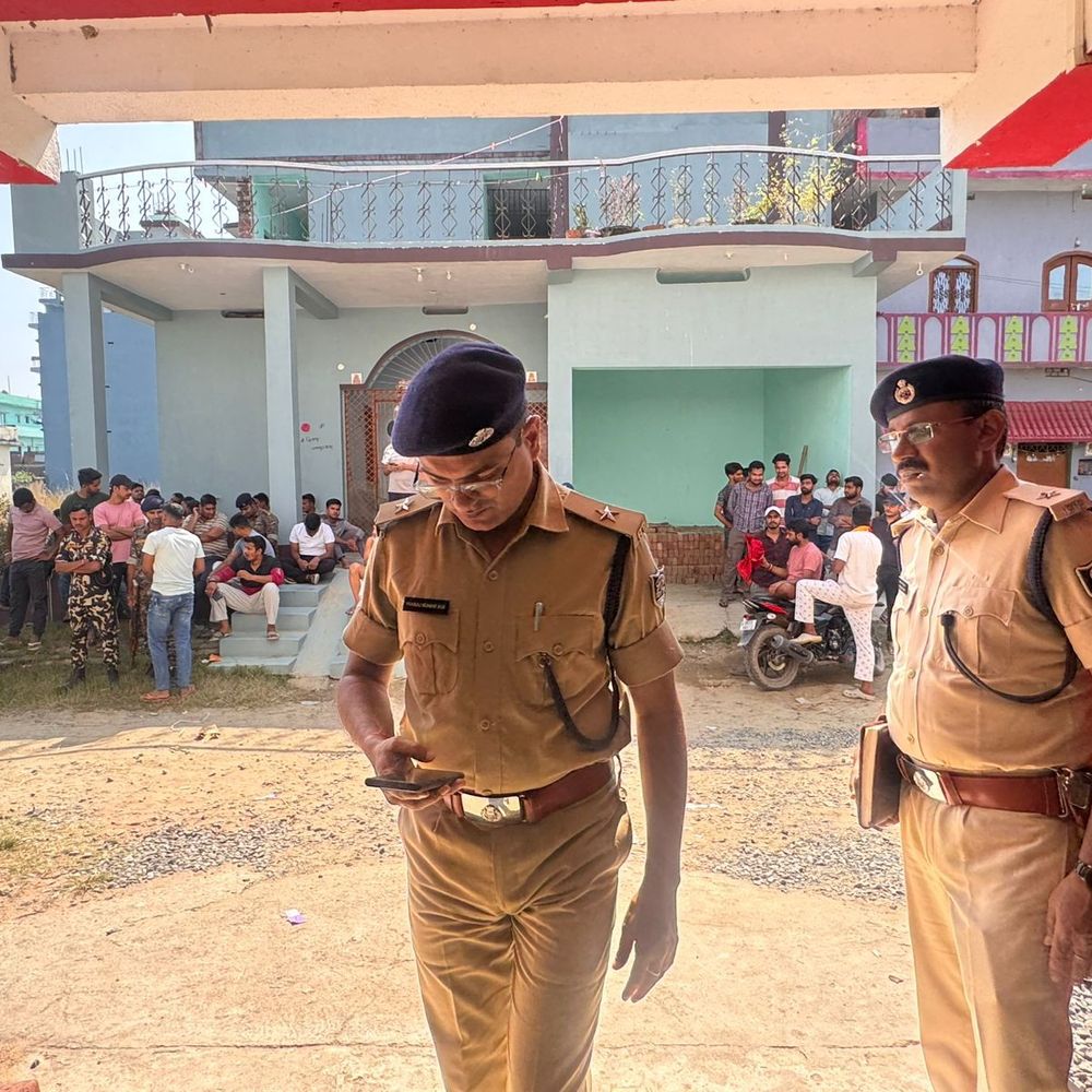 नवादा कॉन्स्टेबल आत्महत्या मामले में 2 पुलिस पर FIR:पत्नी ने प्रताड़ना, जातिसूचक शब्दों के प्रयोग का लगाया आरोप, साथियों में काफी आक्रोश