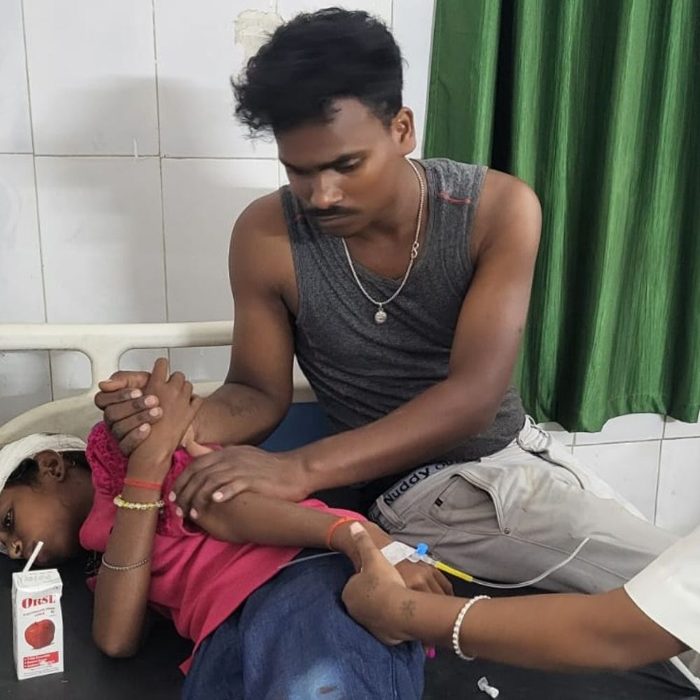 पाकुड़ में टोटो पलटने से पांच लोग घायल:  काली पूजा के दिन हिरणपुर में हुआ हादसा, स्थानीय लोगों ने भेजा अस्पताल – Pakur News