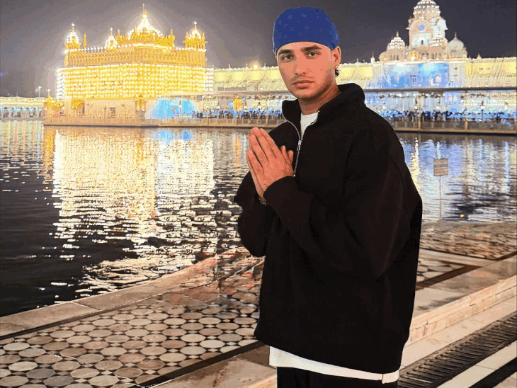 क्रिकेटर अभिषेक शर्मा ने गोल्डन टेंपल में टेका माथा:बहन-जीजा के साथ अमृतसर में बिता रहे समय; मैच के लिए शादी की थी मिस