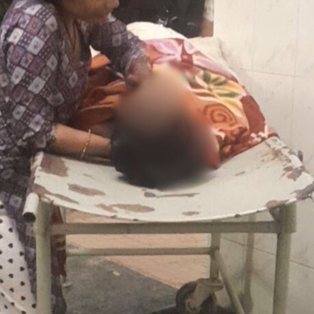 बाराबंकी में करंट लगने से युवक की मौत:इलाज के दौरान तोड़ा दम, शव को पोस्टमार्टम के लिए भेजा गया