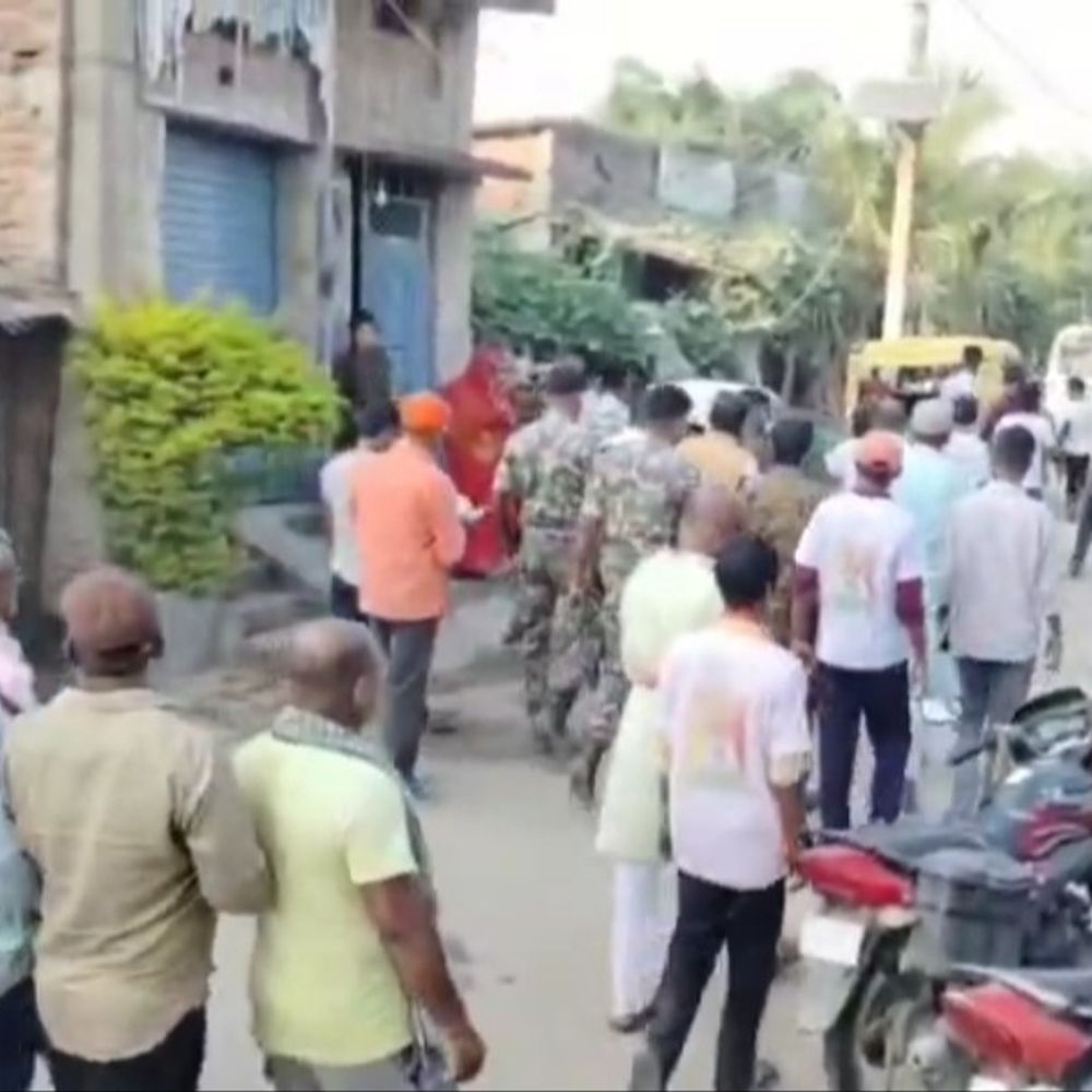 दरभंगा में ग्रामीणों ने किया विधायक का विरोध:कहा- भाजपा के नाम पर होती जीत, विकास के लिए कोई काम नहीं करते
