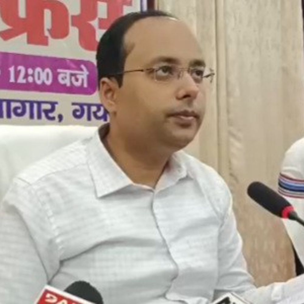 गयाजी में 17 बदमाशों को किया थाना बदर:पहले के चुनावों में डाली थी बाधा, DM बोले- असामाजिक तत्वों के खिलाफ एक्शन जारी