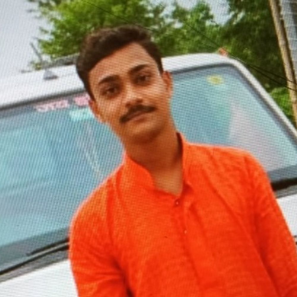 समस्तीपुर में दीवार से टकराकर बाइक सवार की मौत:गड्डे की वजह से असंतुलित हो गया था, दुकान का सामान लाने घर से निकला था