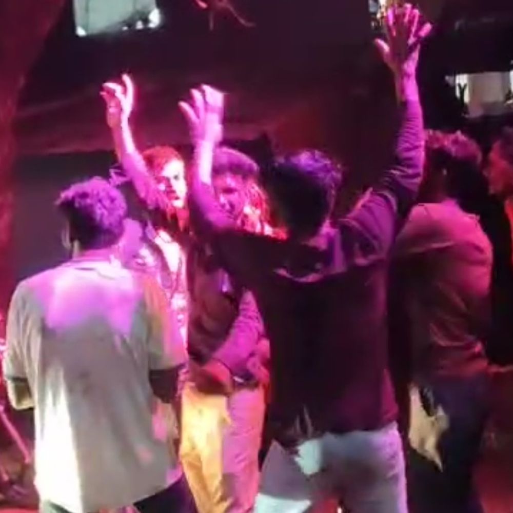 डाभियाखेड़ा में व्यापारी ने खरीदे 10 गाड़ी केले:दीपावली पर गाजे-बाजे के साथ निकाली शोभायात्रा, किसानों को दिए अधिक दाम