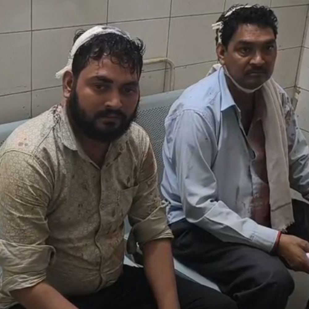 एटा में भाइयों में विवाद, लाठी-डंडे चले:दोनों पक्षों से 6 से ज्यादा लोग घायल, पुलिस ने कराया मेडिकल