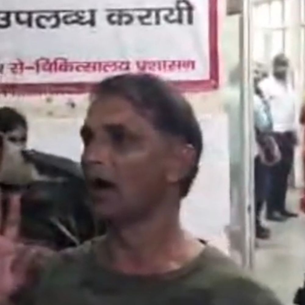 अंबेडकरनगर में दो सड़क हादसों में दो की मौत:एक महिला गंभीर रूप से घायल, मेडिकल कॉलेज रेफर