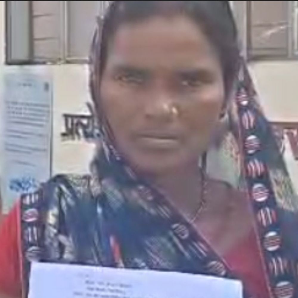 दीघोन में 2 लाख रंगदारी का महिला ने विरोध किया:दबंगों ने घर में घुसकर मारपीट की, हथियार के बल पर नगदी और जेवर लूटा