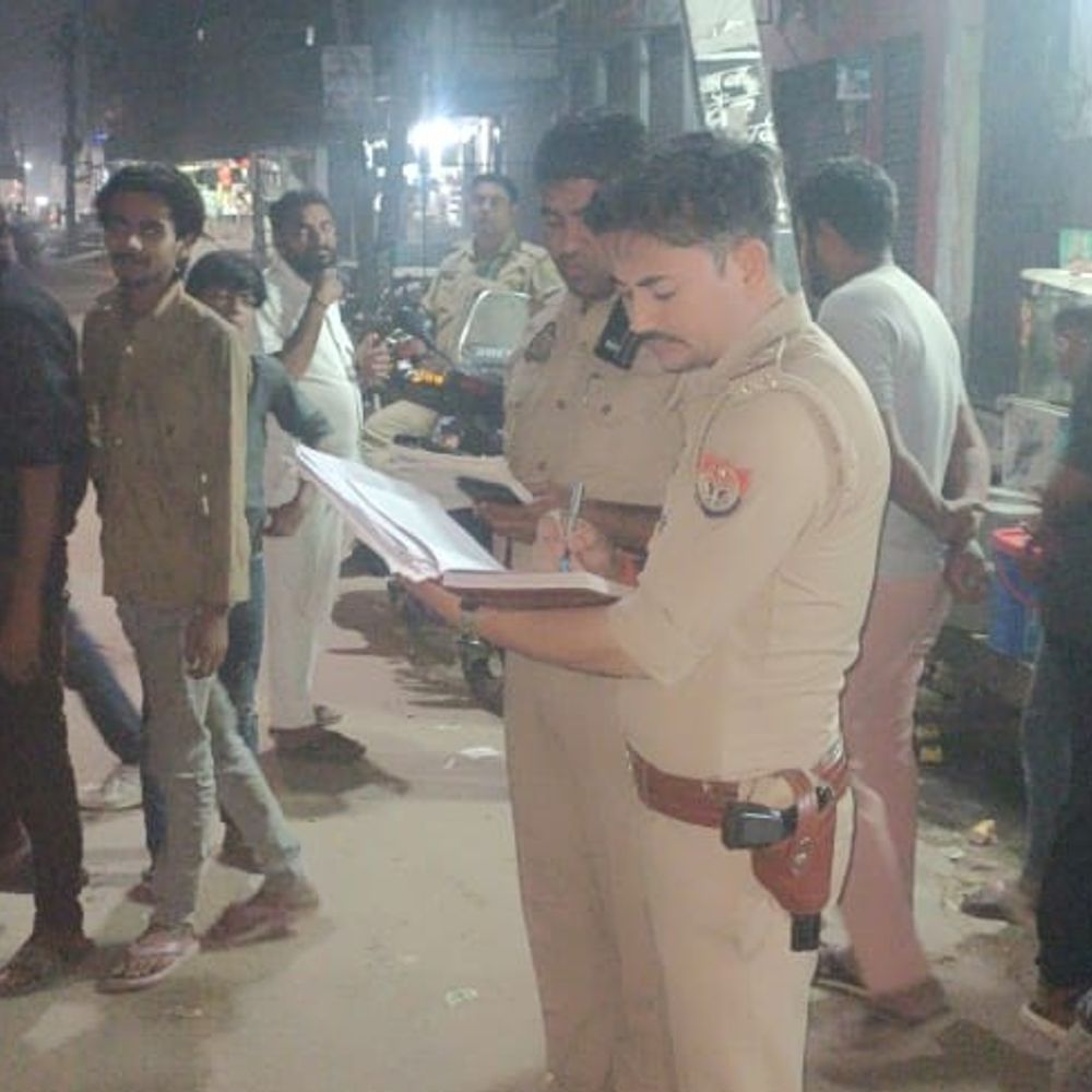 घरेलू विवाद में दंपति ने पिया पेट्रोल:पत्नी की हालत गंभीर, मेरठ में इलाज जारी