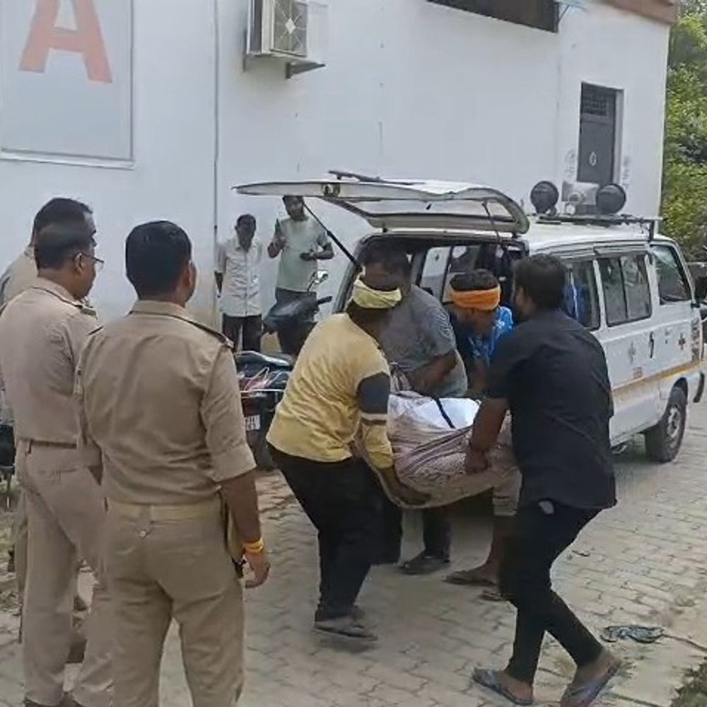 गोंडा में बेटे ने मां को मार डाला:सिलबट्‌टे से सिर कूचा, छोटे भाई को नौकरी दिलाने से नाराज था