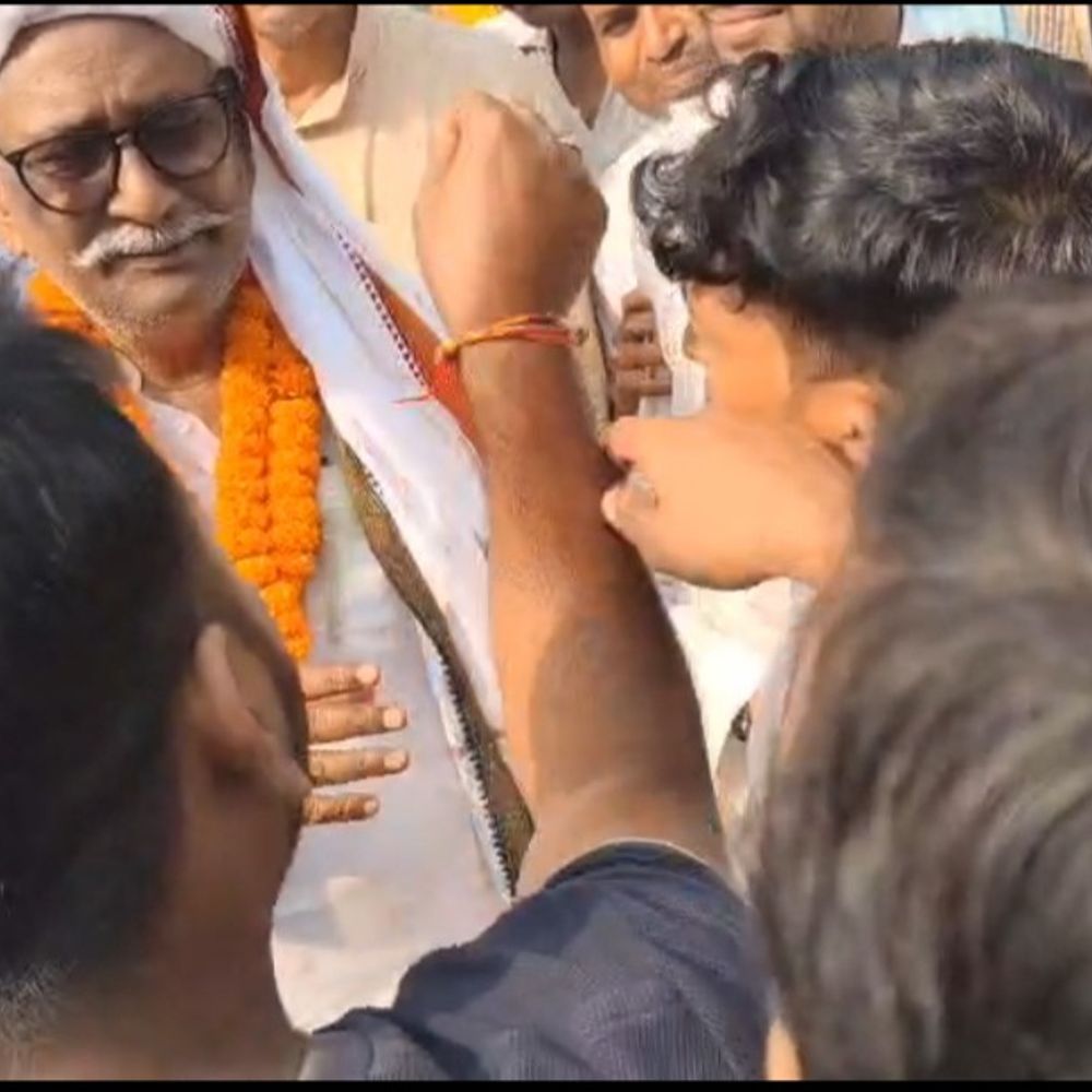 जहानाबाद में JDU प्रत्याशी का विरोध:चंदेश्वर प्रसाद चंद्रवंशी से लोगों ने मांगा 5 साल का हिसाब
