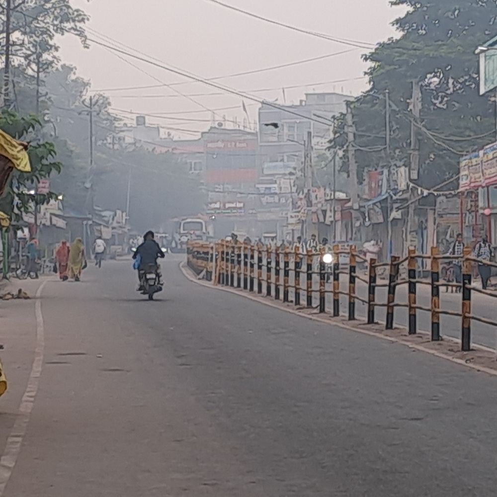 गोपालगंज में सुबह हल्की धुंध, फिर खिली धूप:अधिकतम तापमान 32 से 23°C डिग्री रहने का अनुमान, गर्मी से मिली राहत