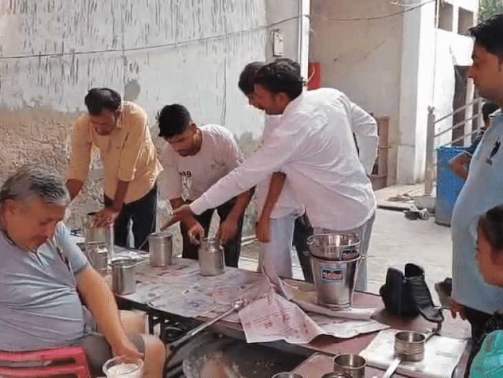 नूंह के गोवर्धन पर्व पर अन्नकूट प्रसाद का भंडारा:  श्रद्धालुओं ने भगवान श्रीकृष्ण पूजा-अर्चना गोवर्धन पर्व,महात्म्य बताया कैलाश मंदिर श्रद्धा उत्साह – Nuh News