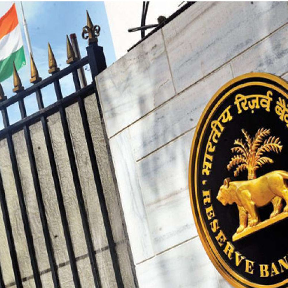 बैंकिंग नियमों पर RBI ने लोगों के सुझाव मांगे:साइबर फ्रॉड 3 दिन में बताने पर बैंक की जवाबदेही होगी, अप्रैल 2026 तक लागू होंगे नियम