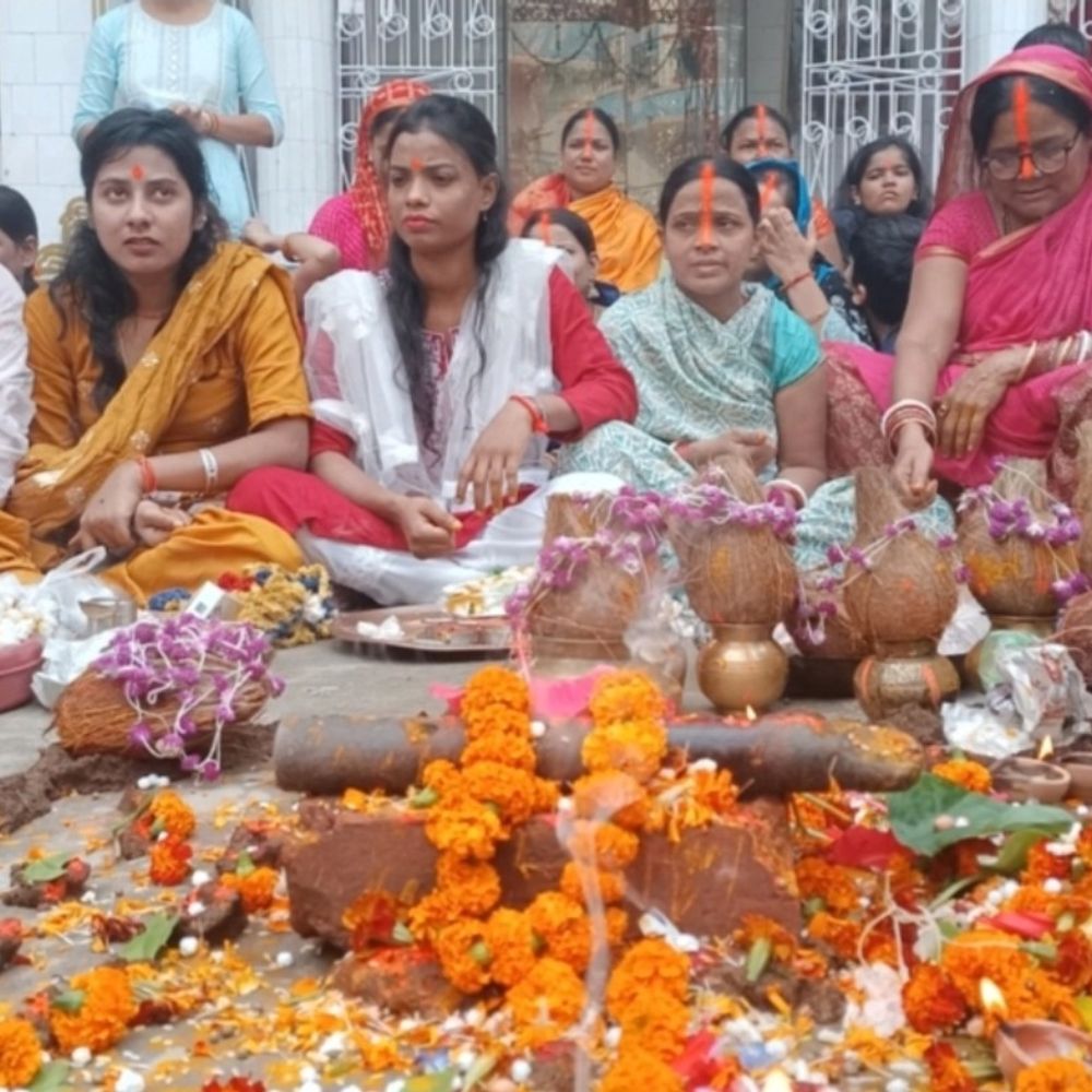 भाई-बहनों का पवित्र त्योहार भाई दूज आज:  चार शुभ योग का बन रहा महासंयोग, चित्रगुप्त भगवान की भी होगी पूजा-अर्चना – Patna News
