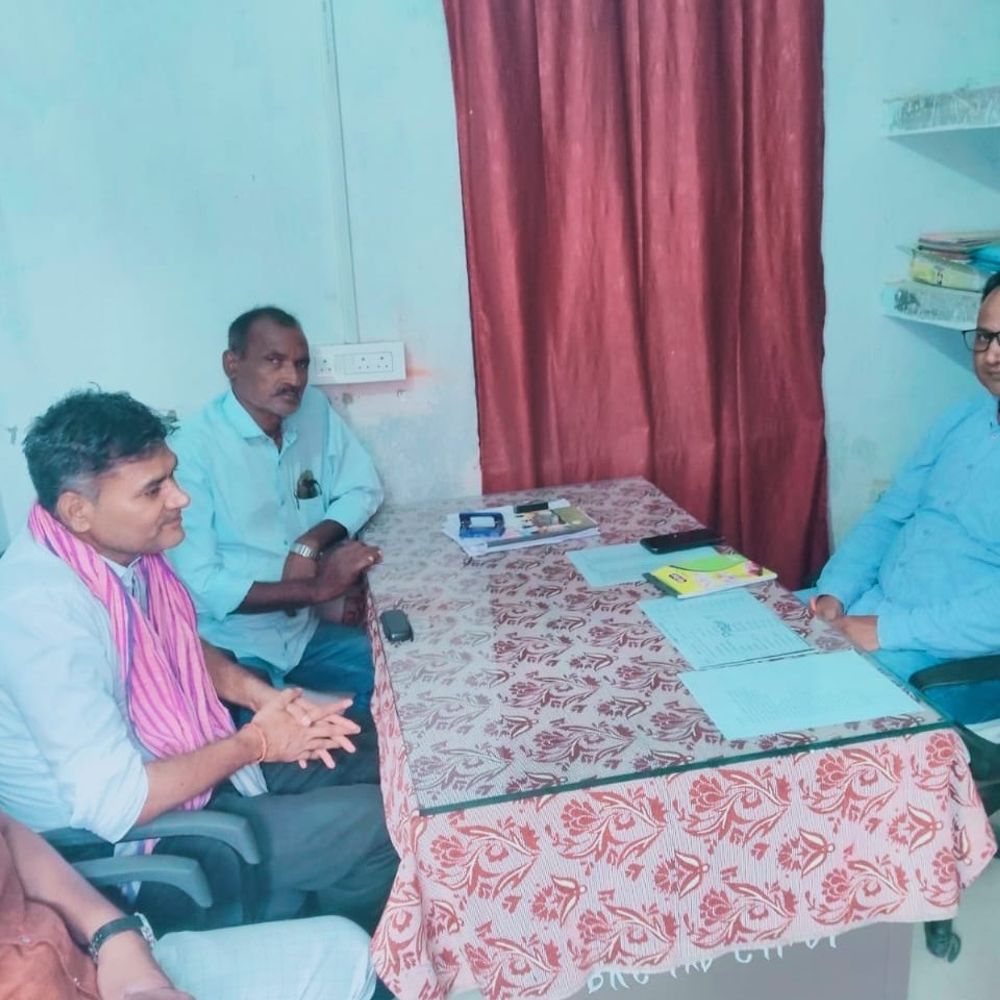 चौथम प्रखंड के नए BEO बने मनोज श्रीवास्तव:प्रवीण कुमार का हुआ ट्रांसफर, शिक्षकों की लंबित मांगों की भी चर्चा
