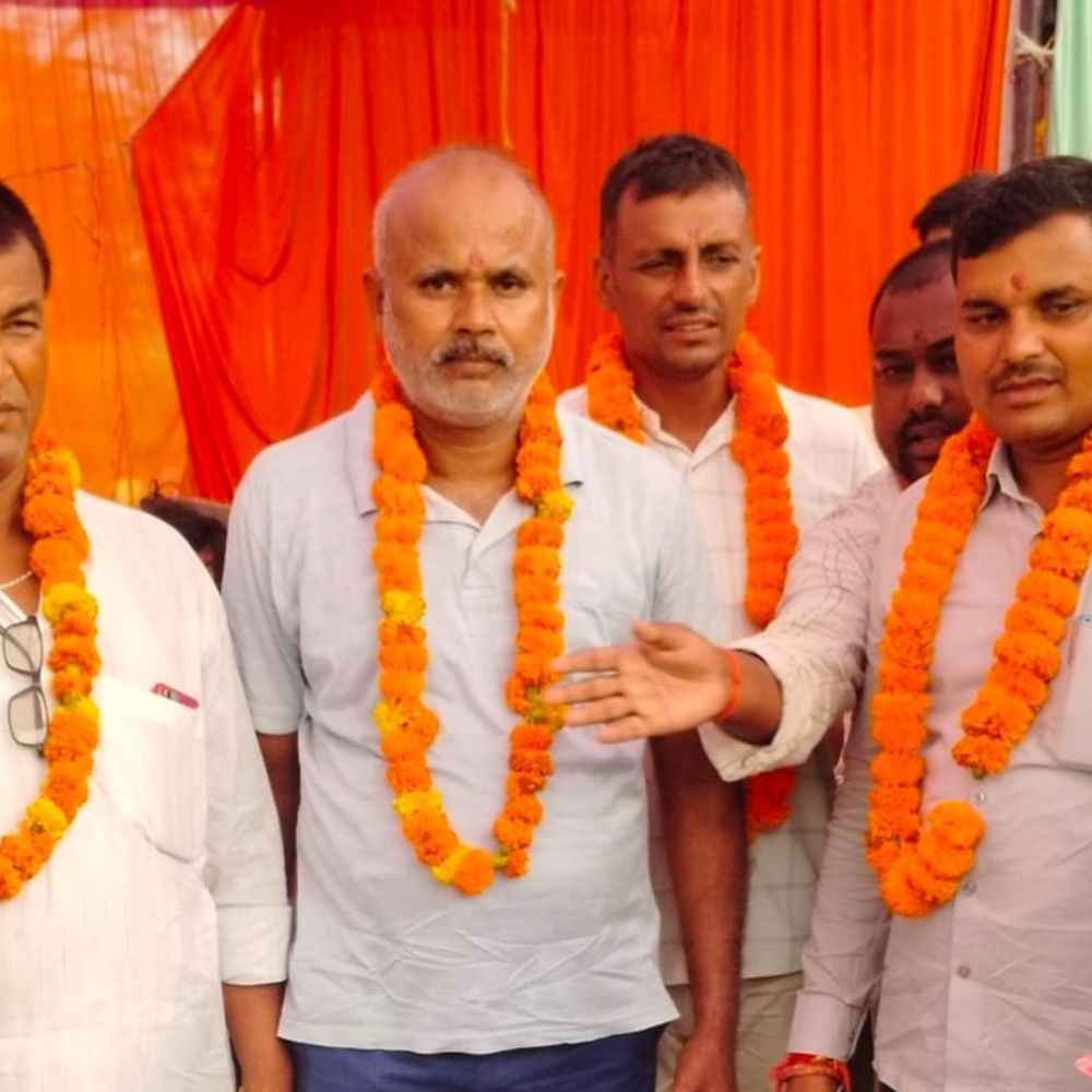 कुशीनगर के भैया दूज पर लक्ष्मी पूजा:रस्साकशी प्रतियोगिता का भी हुआ आयोजन