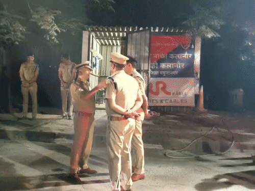 हरियाणा के नए DGP लेट नाइट ग्राउंड पर उतरे:नाके चेक किए; पुलिसकर्मियों की लिविंग कंडीशन से असहज दिखे, बोले