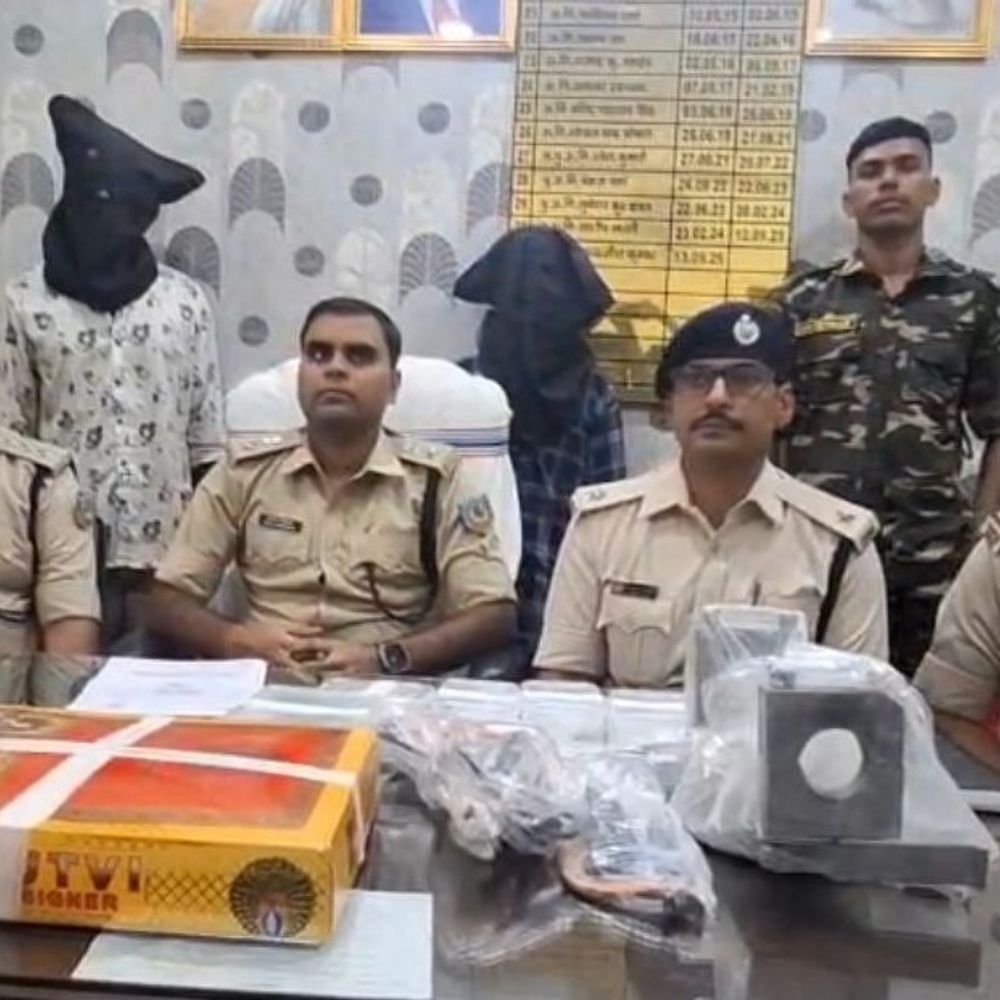 दो शातिर चोर गिरफ्तार, छह चोरी कांडों का खुलासा:  बलियापुर पुलिस ने लाखों के जेवर-सामान बरामद किए – Dhanbad News