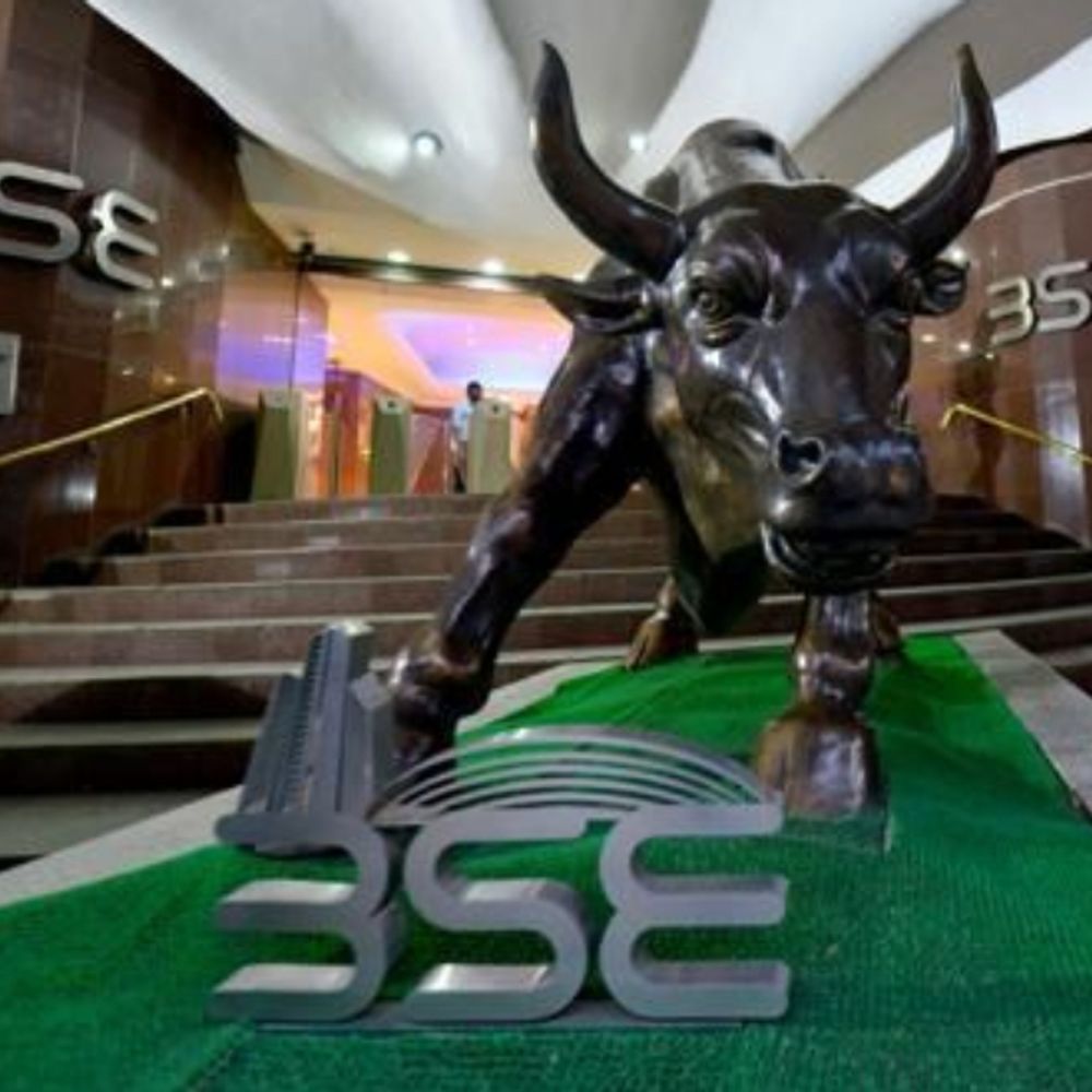 डे-हाई से 750 अंक गिरकर बंद हुआ बाजार:सेंसेक्स 130 अंक ऊपर 84,556 पर बंद; IT और बैंकिंग शेयरों में सबसे ज्यादा तेजी रही