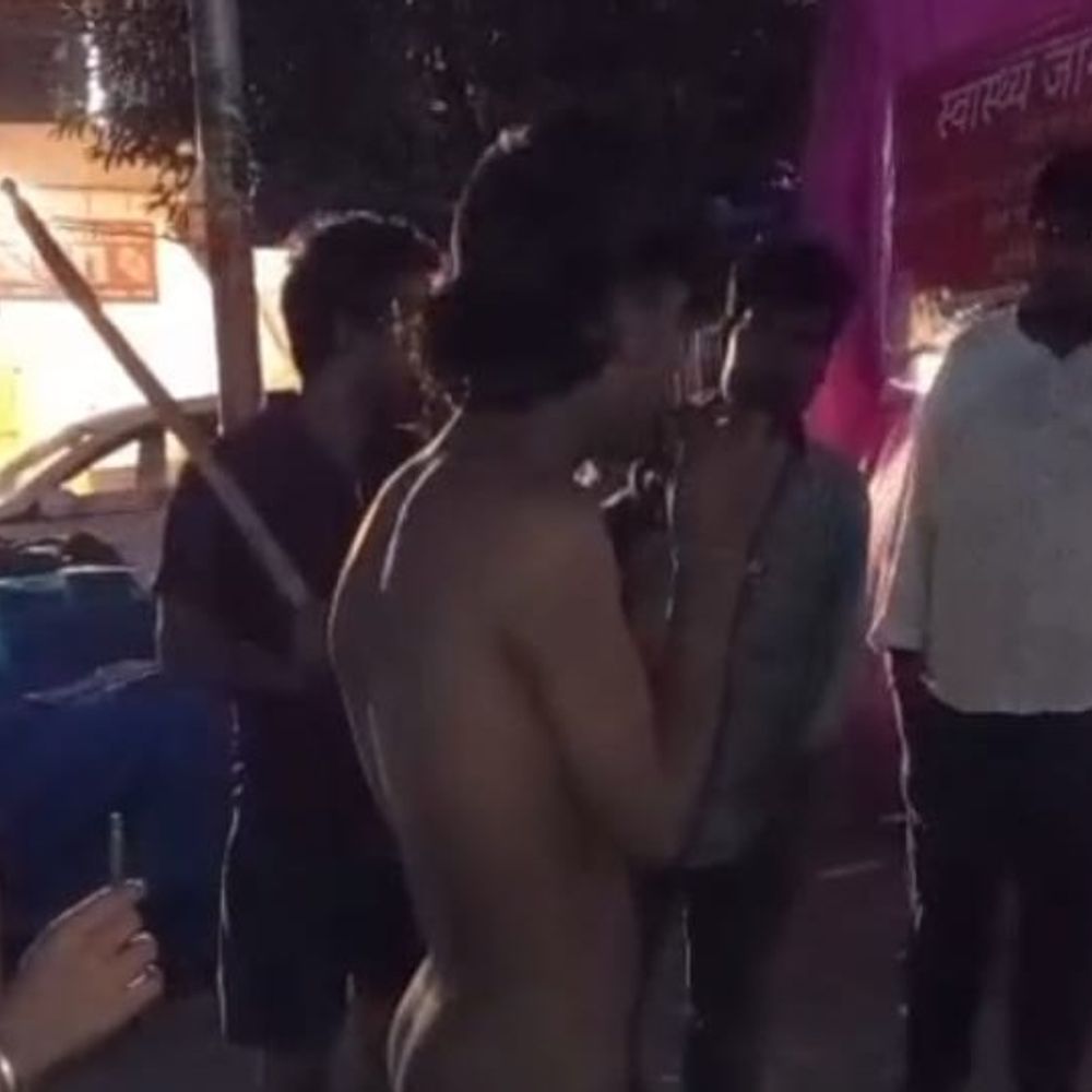 मोहाली में बच्चों को नंगा कर पीटा, मुर्गा भी बनाया:  स्टॉल से बिस्कुट उठाकर खाए थे, वीडियो वायरल, केस दर्ज – Chandigarh News