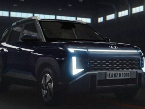 सेकेंड जनरेशन हुंडई वेन्यू रिवील, 4 नवंबर को लॉन्च होगी:SUV में नए डिजाइन के साथ लेवल-2 ADAS सेफ्टी फीचर्स, टाटा नेक्सॉन से मुकाबला