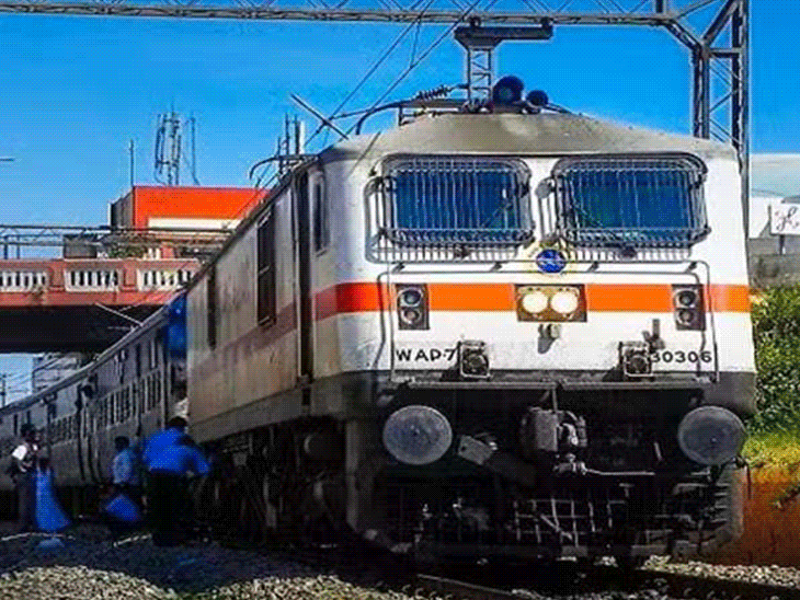 दिवाली-छठ में चल रही ट्रेनों की तीन लेवल पर मॉनिटरिंग:ज्यादातर ट्रेनें 3 घंटे से ज्यादा लेट नहीं, दो साल में 50 लाख बढ़े यात्री