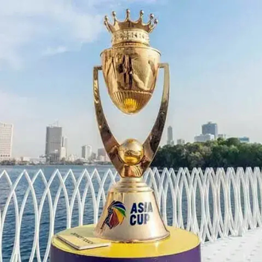 एशिया कप ट्रॉफी दुबई से अबू धाबी पहुंची:BCCI अधिकारी ACC मुख्यालय गए तो पता चला; स्टाफ बोला- ट्रॉफी मोहसिन नकवी के पास