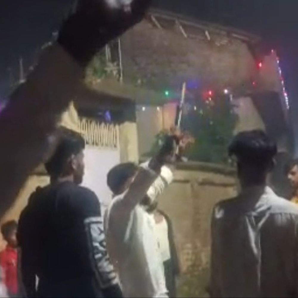 अवैध हथियार से फायरिंग करने वाला युवक गिरफ्तार:भागलपुर में वीडियो वायरल हुआ था, घर से कट्टा के साथ पुलिस ने पकड़ा