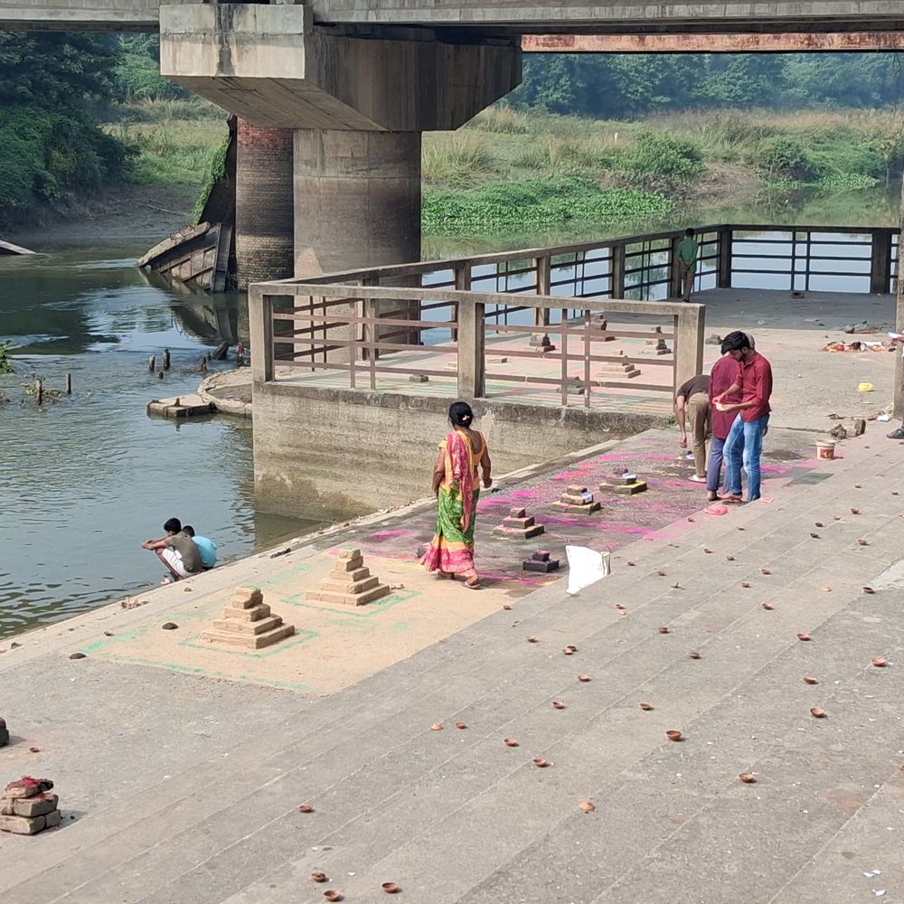 कुशीनगर में नहाय खाय से छठ महापर्व शुरू:घाटों की साफ सफाई हुई, सुरक्षा व्यवस्था के कड़े इंतजाम किए