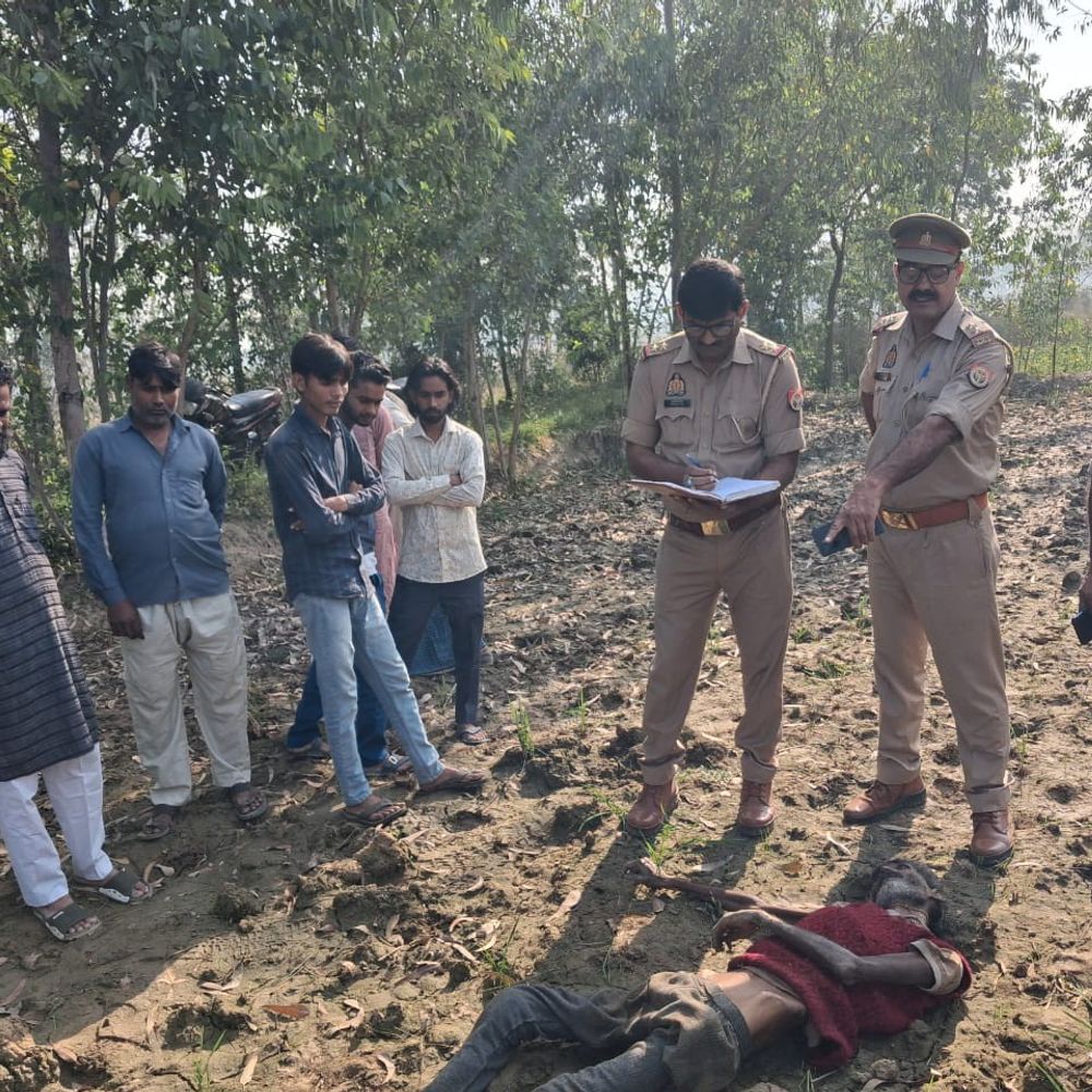 बदायूं के भूड़ बिसौली कब्रिस्तान में अधेड़ का शव मिला:स्थानीय लोगों ने पुलिस को सूचना दी, मामले की जांच जारी