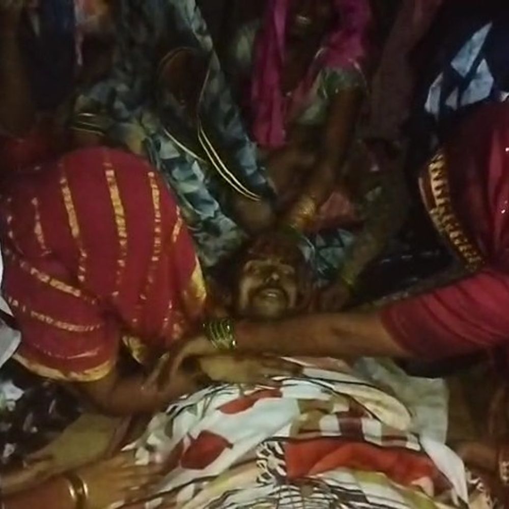 मथुरा में ट्रैक्टर-ट्रॉली पलटी, चालक की मौत:यमुनापार क्षेत्र में हुआ हादसा, पुलिस जांच जारी
