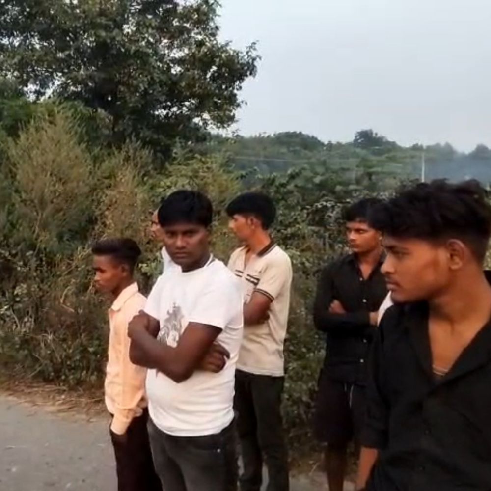 ट्रैक्टर की टक्कर से बाइक चालक की मौत:हरदोई में ददेऊरा के पास हादसा, एक साथी मामूली घायल