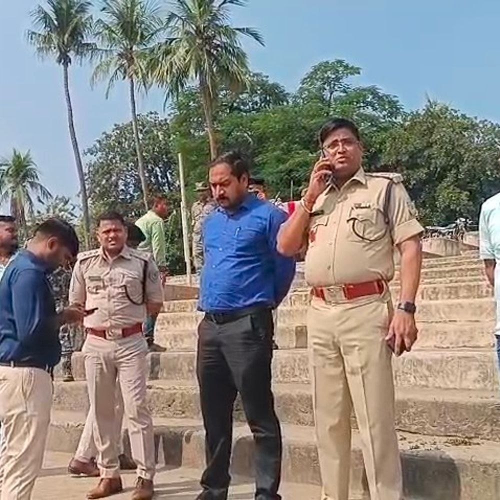 एसपी-डीडीसी ने छठ घाटों का निरीक्षण किया:  सुरक्षा सुनिश्चित करने के दिए निर्देश, श्रद्धालु घाटों और तालाबों पर पूजा की तैयारी में जुटे – Godda News