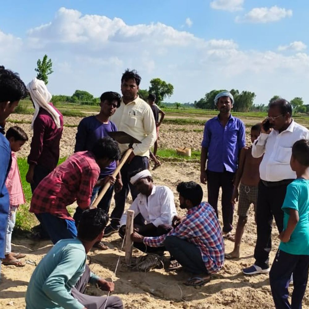 बहराइच में 142 मेड़बंदी के मामले निस्तारित:डीएम की पहल पर राजस्व टीमें गांव-गांव जाकर कर रही कार्रवाई