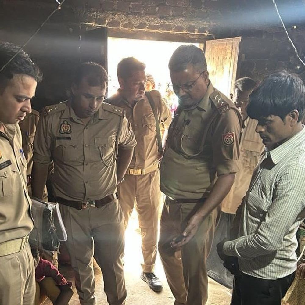 पीलीभीत में किशोरी ने की आत्महत्या:बच्चों के मामूली झगड़े के बाद लगाई फांसी, कमरे में दुपट्टे से लटका मिला शव