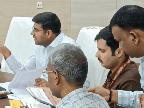 बेहतर बनाई जाए जिले की रैंकिंग:डीएम ने कहा-खराब रैंकिंग वाली योजनाओं का प्रदर्शन सुधारें