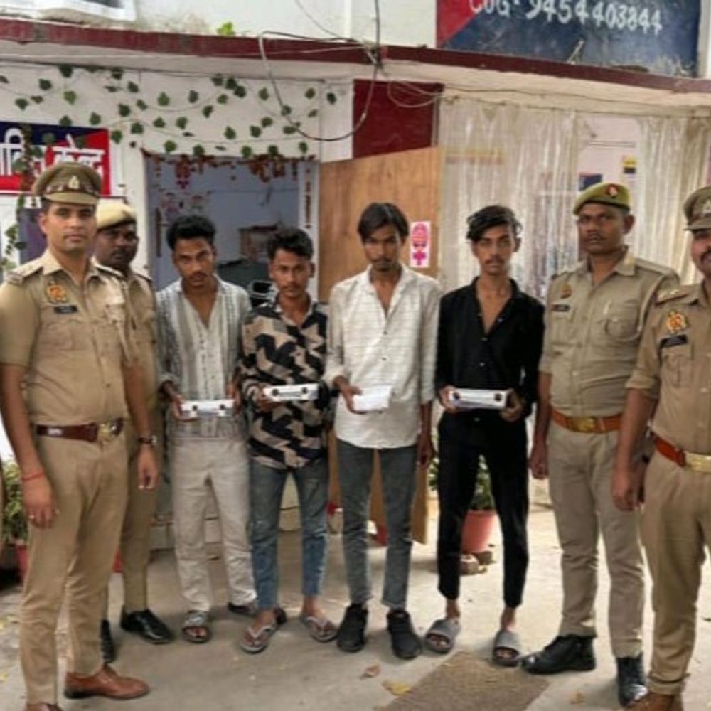 बंद मकानों में चोरी करने वाले 4 चोर गिरफ्तार:लखनऊ में घूम-घूम कर रेकी करते थे, कई और की तलाश कर रही पुलिस