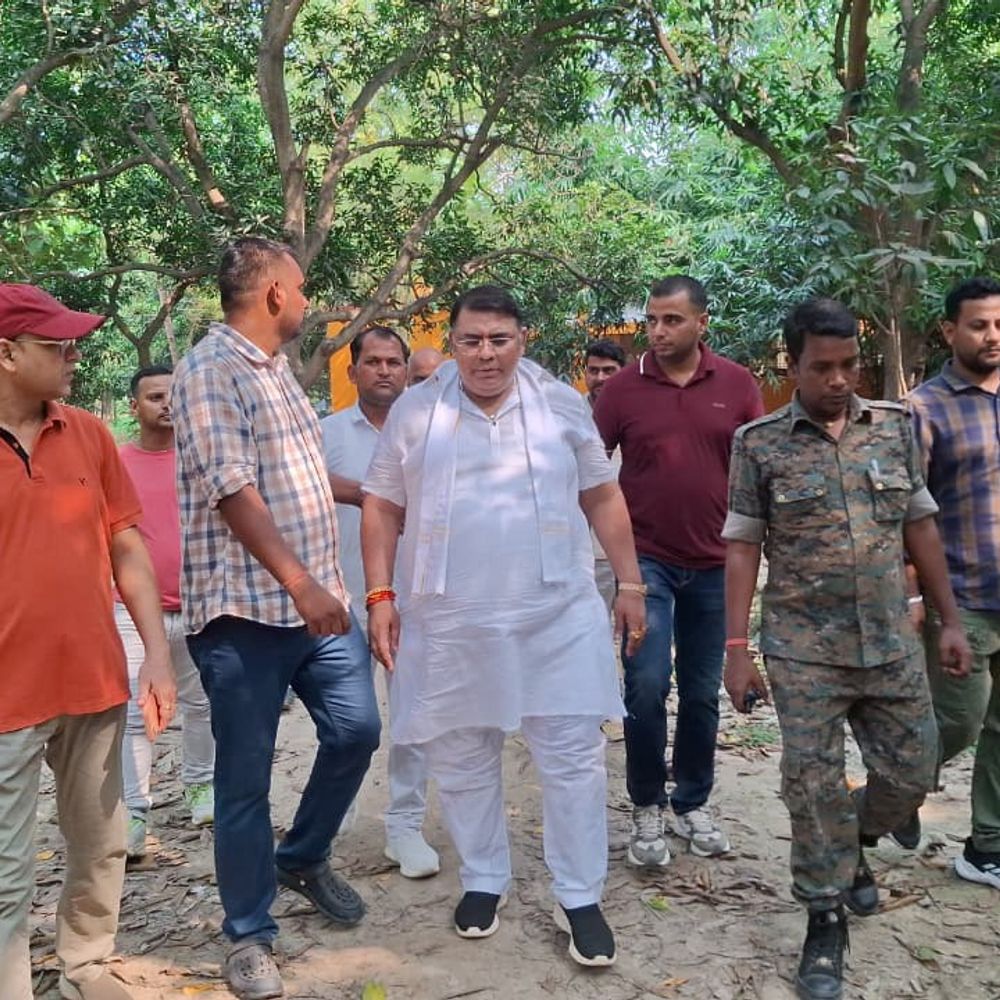 बड़हरा की जनता अब बदलाव चाहती है-रणविजय सिंह:जनसभा में कहा–इसबार विकास बनाम वादाखिलाफी वोट करेंगे लोग, सेवा के लिए मैदान में उतरे