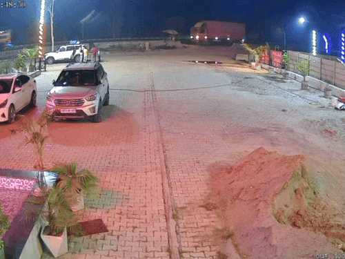 कुरुक्षेत्र में कैंटर ने वॉचमैन को कुचला; VIDEO:  मौके पर तोड़ा दम, बेटे ने नीचे से निकाला, NH-44 पर सर्विस रोड कर रहा था ड्यूटी – Kurukshetra News