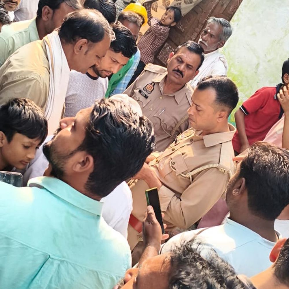 मथुरा में विद्युत कर्मियों से मारपीट:कनेक्शन काटने पर हमला, गाली-गलौज का वीडियो वायरल, केस दर्ज